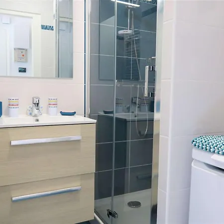 Renove Avec Jardin A 750m De La Plage, Wifi Et Parking, - Fr-1-368-194 *